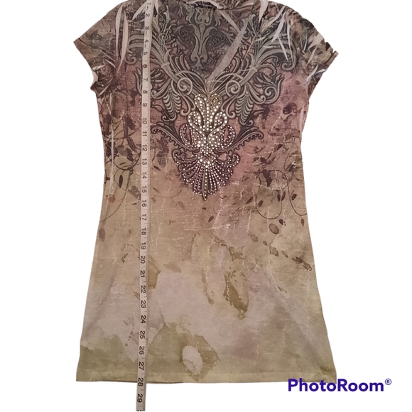 Graphic multicolor studded tribal short sleeve tee - Picture 4 of 7